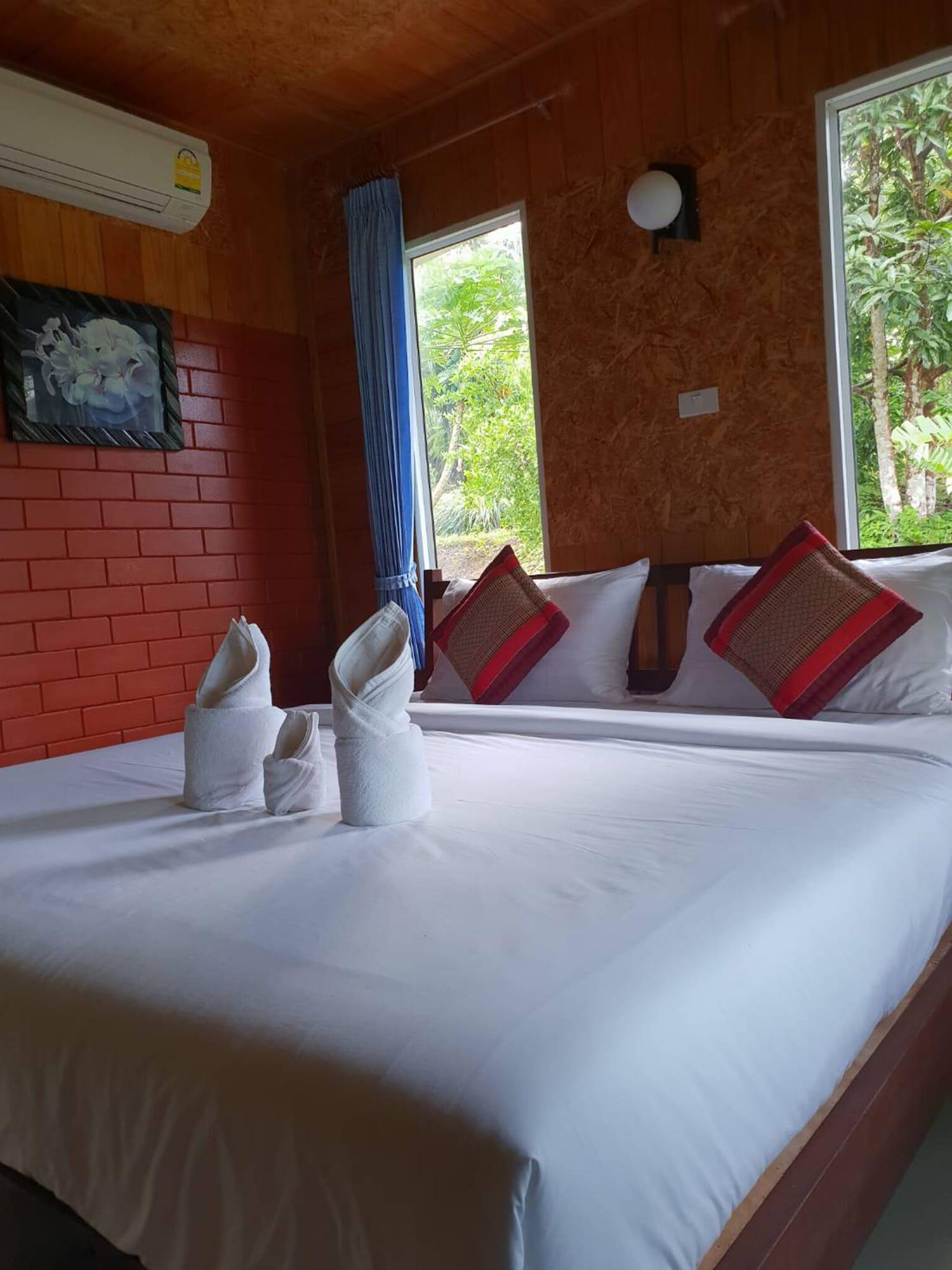 Baan Suan Hill Resort Ban Tha Khun Esterno foto