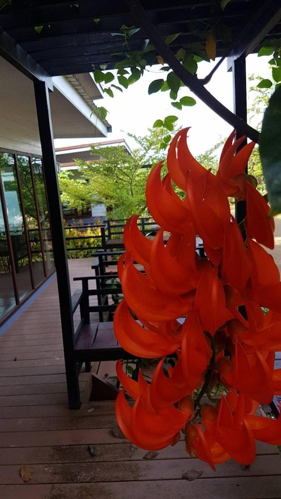 Baan Suan Hill Resort Ban Tha Khun Esterno foto