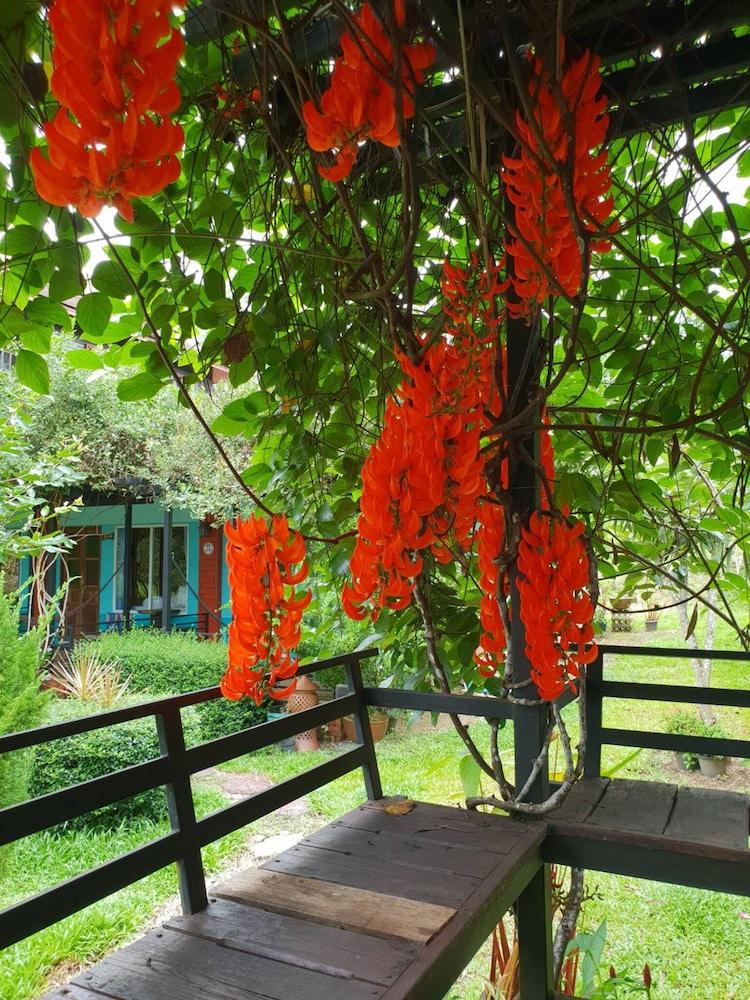 Baan Suan Hill Resort Ban Tha Khun Esterno foto