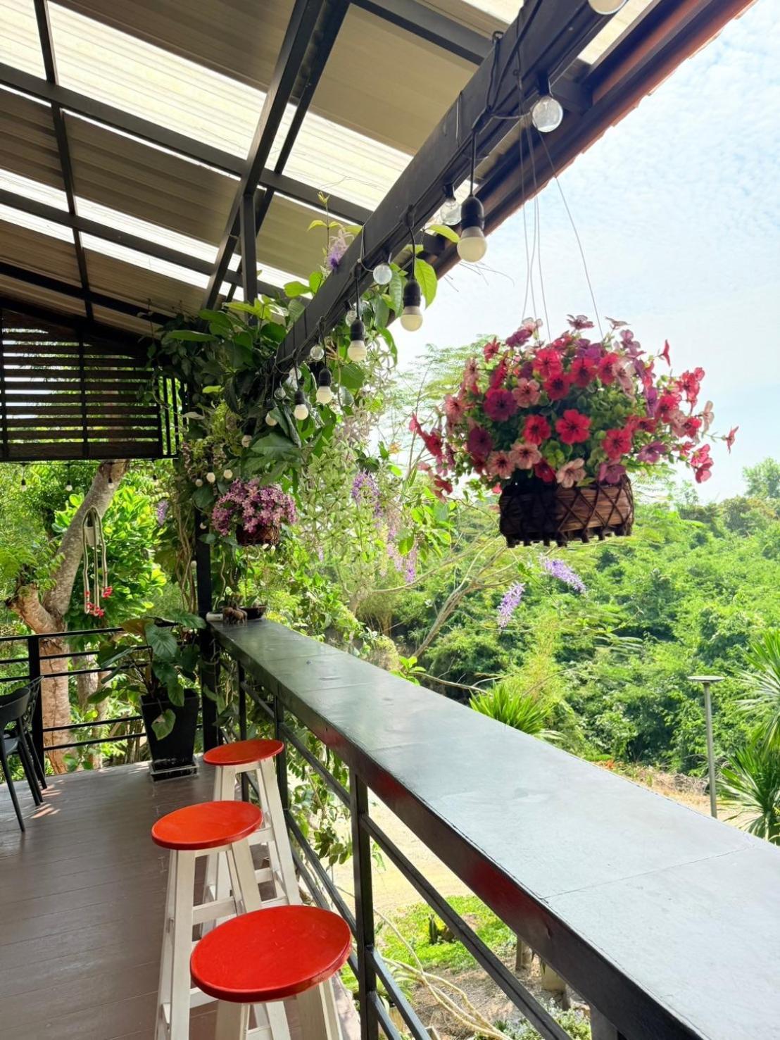 Baan Suan Hill Resort Ban Tha Khun Esterno foto