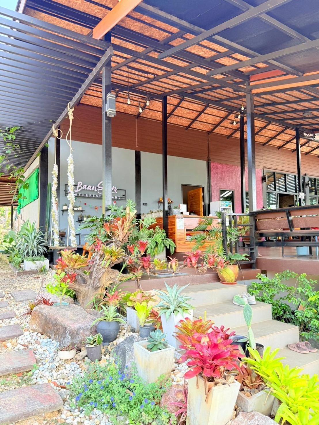 Baan Suan Hill Resort Ban Tha Khun Esterno foto