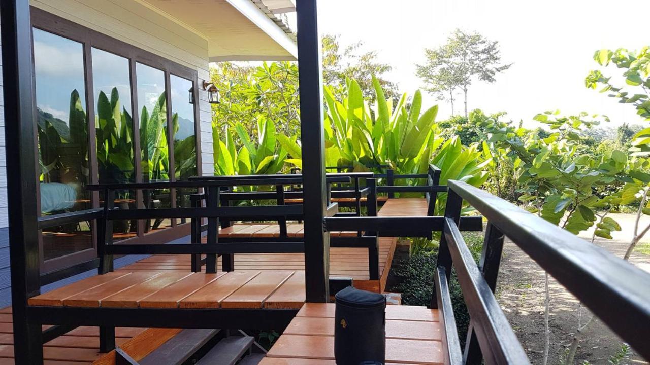 Baan Suan Hill Resort Ban Tha Khun Esterno foto