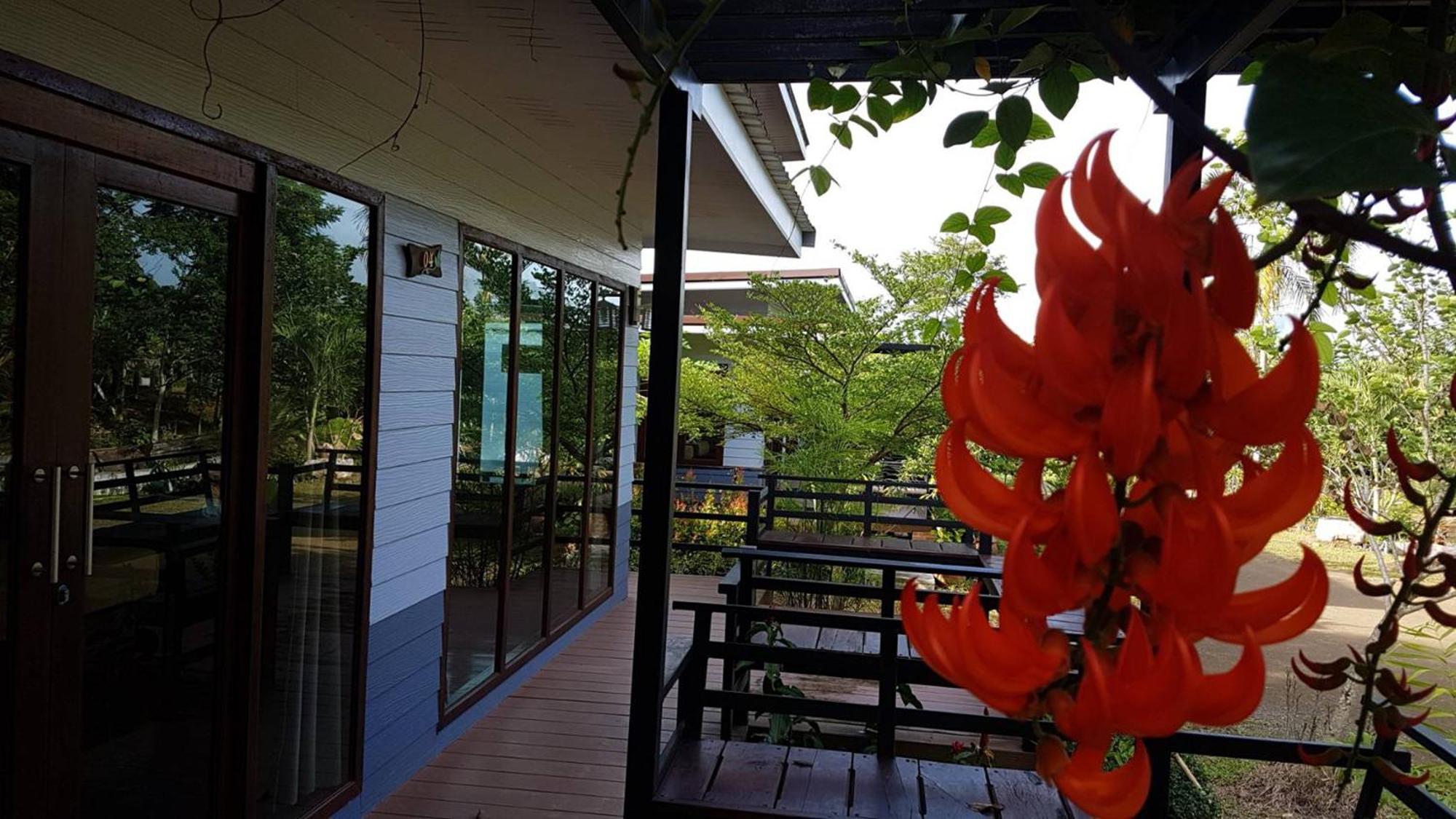 Baan Suan Hill Resort Ban Tha Khun Esterno foto