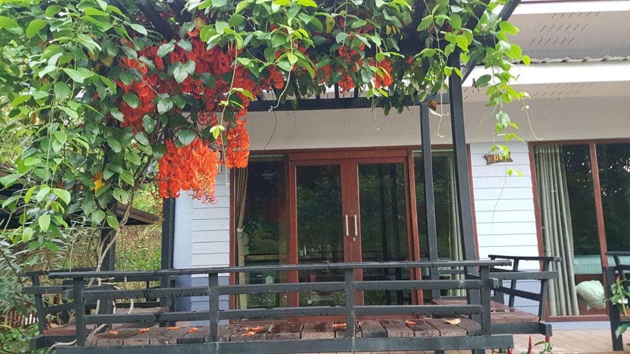 Baan Suan Hill Resort Ban Tha Khun Esterno foto